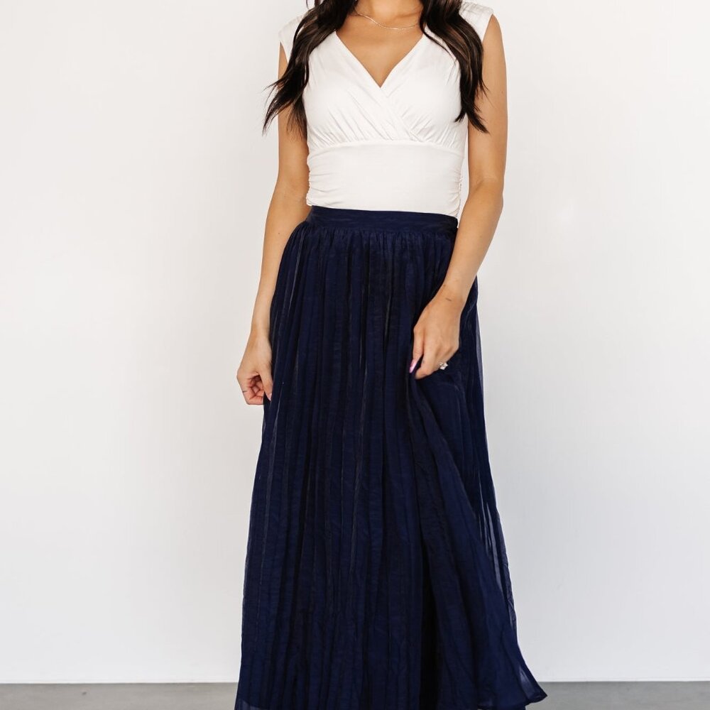 Baltic Born Cyra Midi Skirt | Navy Size LL - Picture 2 of 5